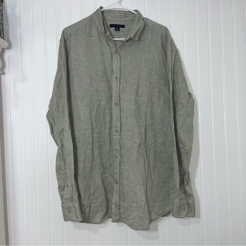 Banana Republic men’s XL long sleeve green button down shirt